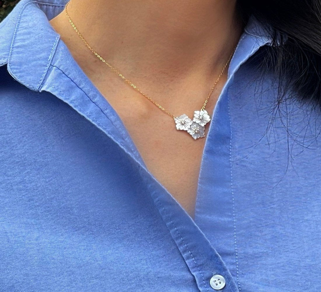 925 Sterling Silver MOP Elegant Flower Necklaces