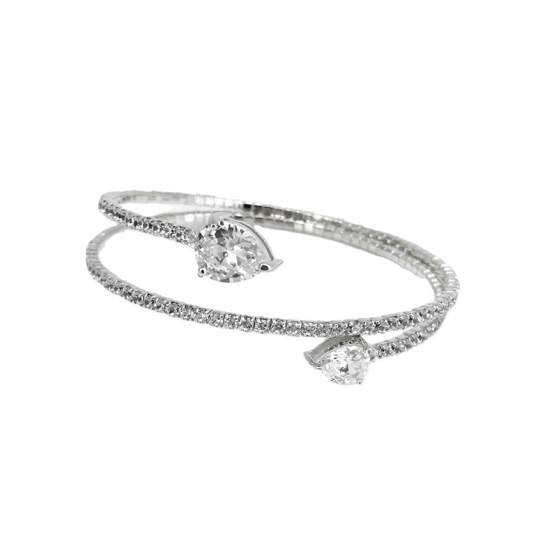 Shiny Twisty Pear Cut Stretchable Bracelet